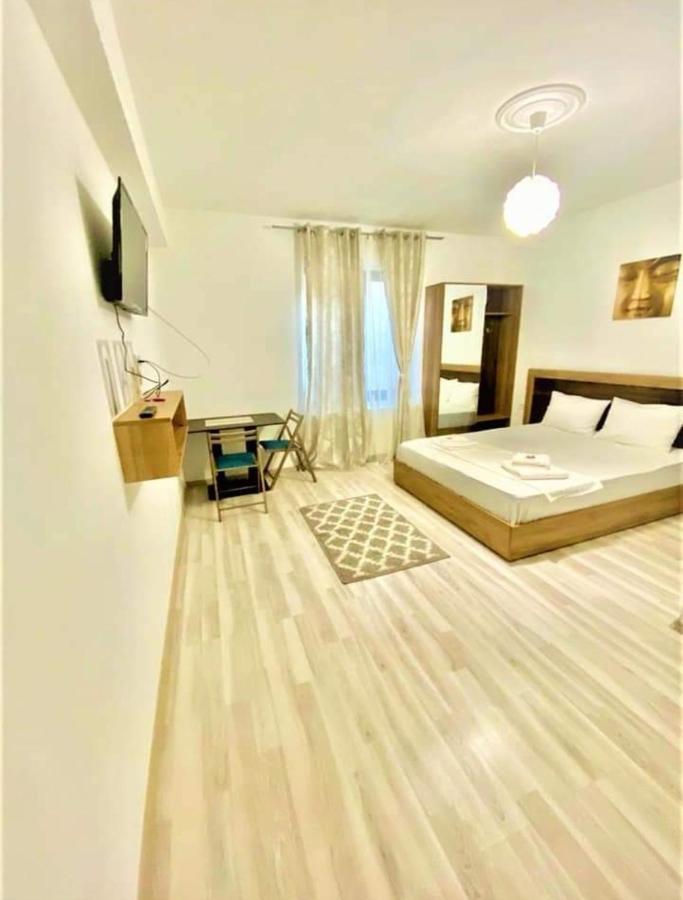 Hotel Ipsilanti Jászvásár Kültér fotó