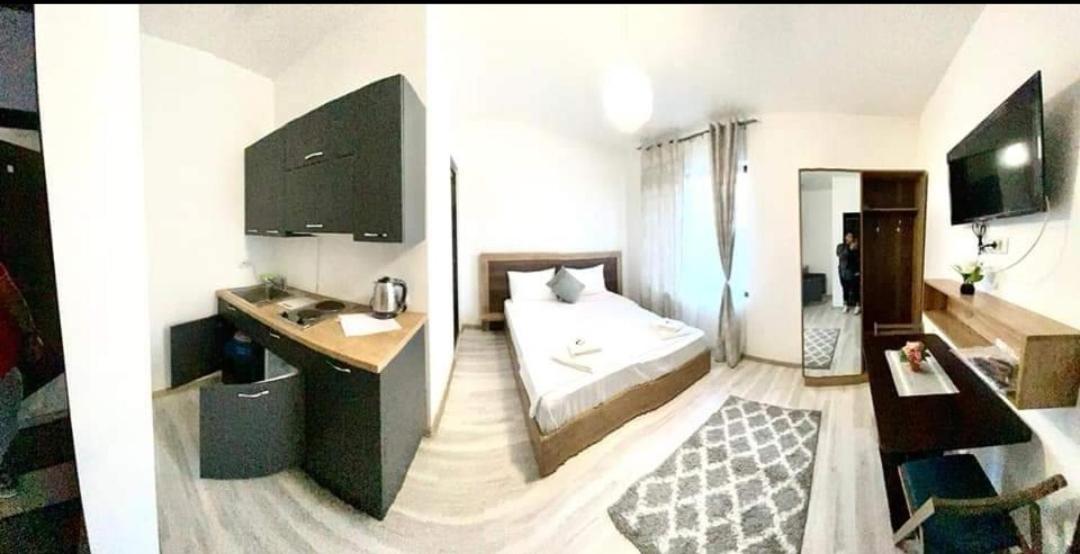 Hotel Ipsilanti Jászvásár Kültér fotó