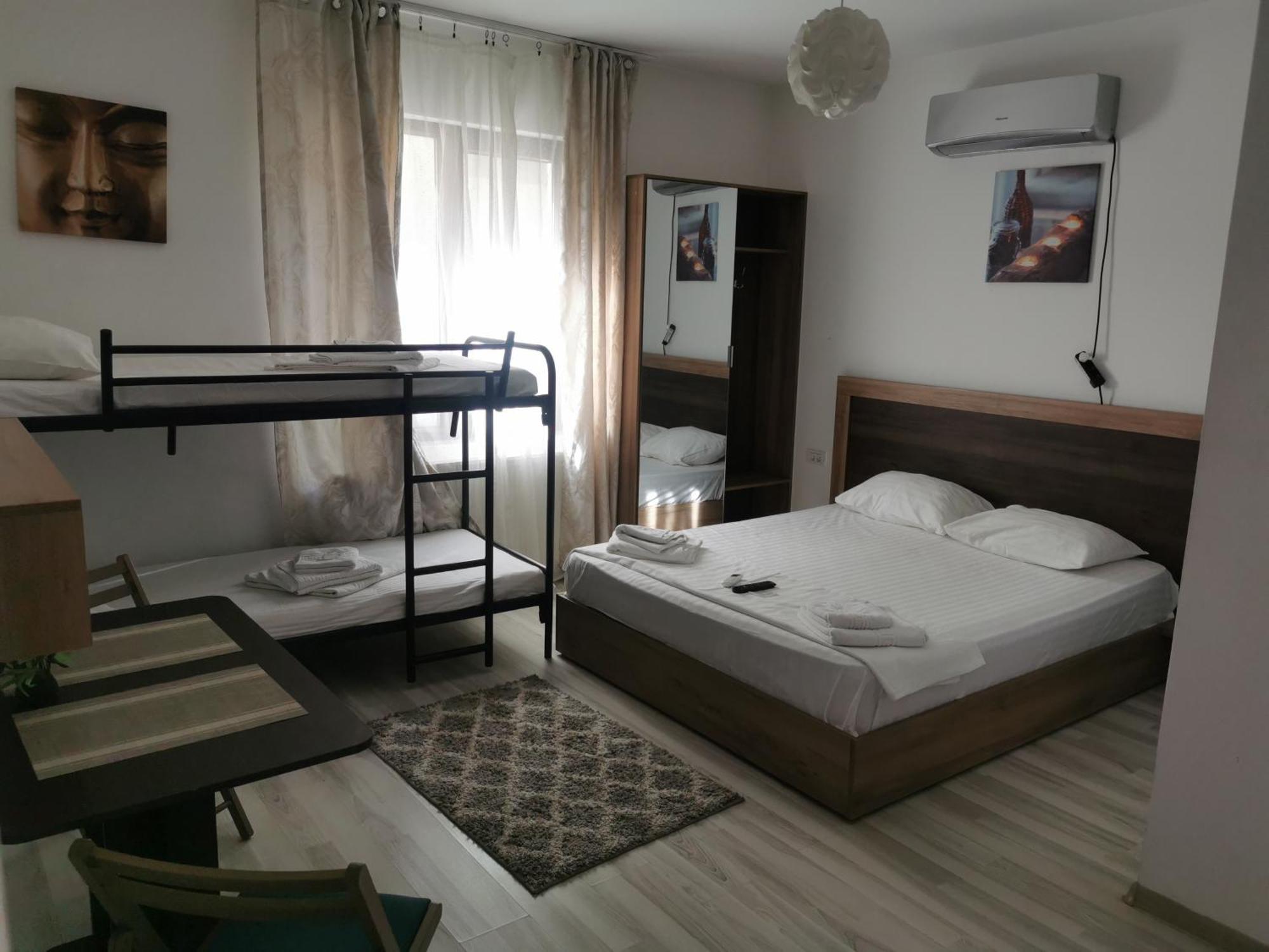 Hotel Ipsilanti Jászvásár Kültér fotó
