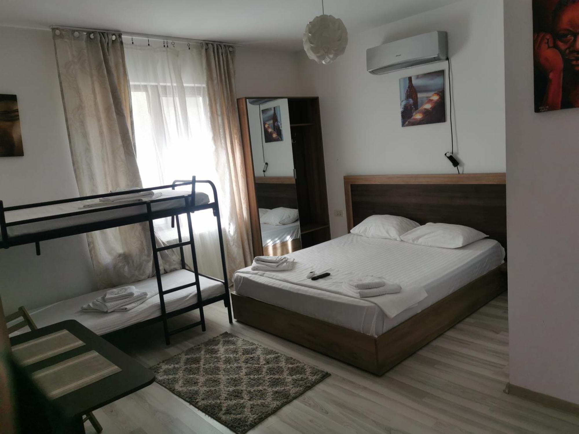 Hotel Ipsilanti Jászvásár Kültér fotó