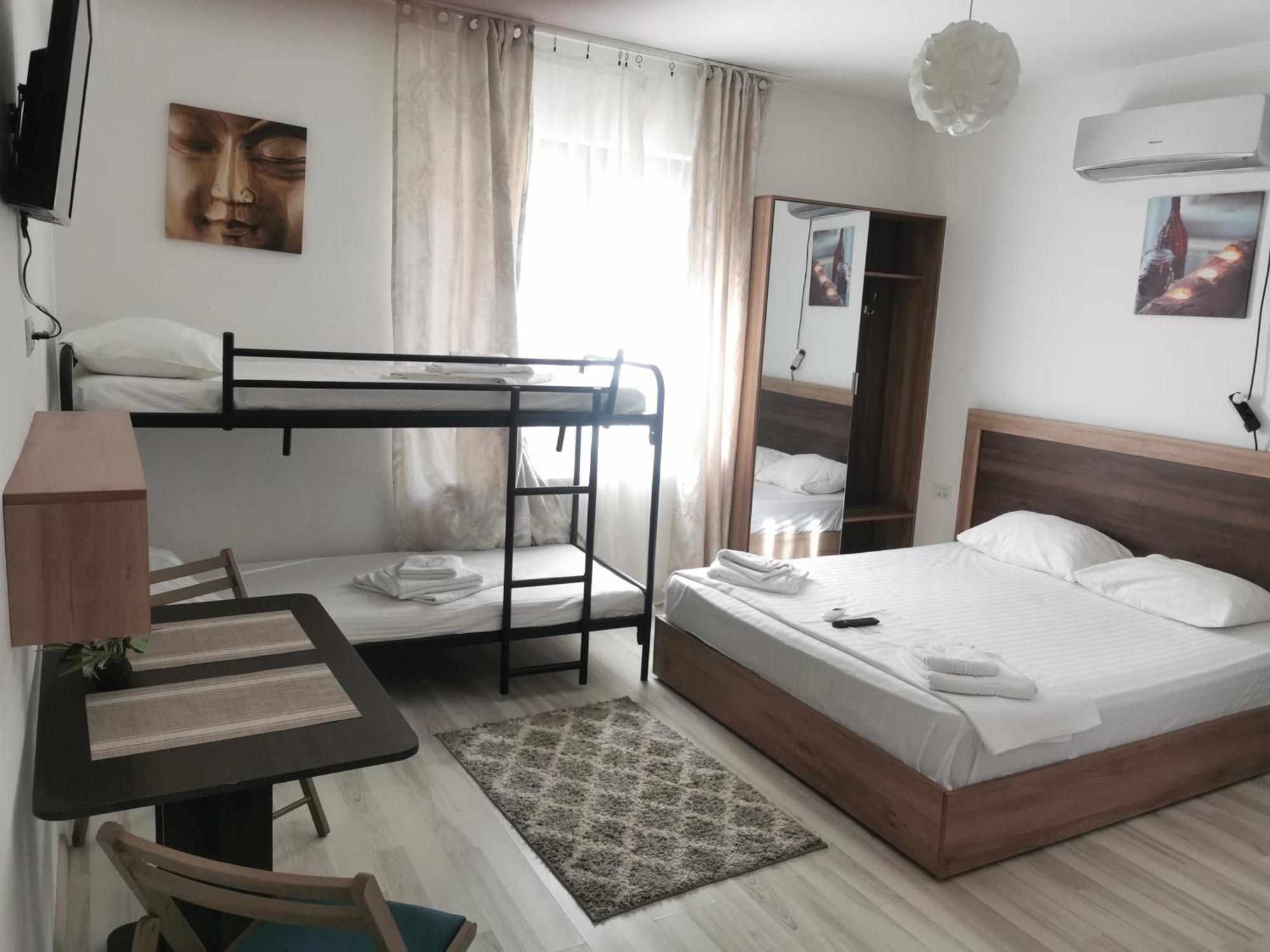 Hotel Ipsilanti Jászvásár Kültér fotó